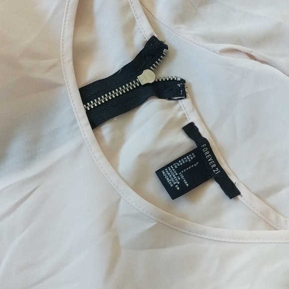 Pink Forever21 Top 💕 2/$30 💕 | Large Women's - Picture 3 of 3